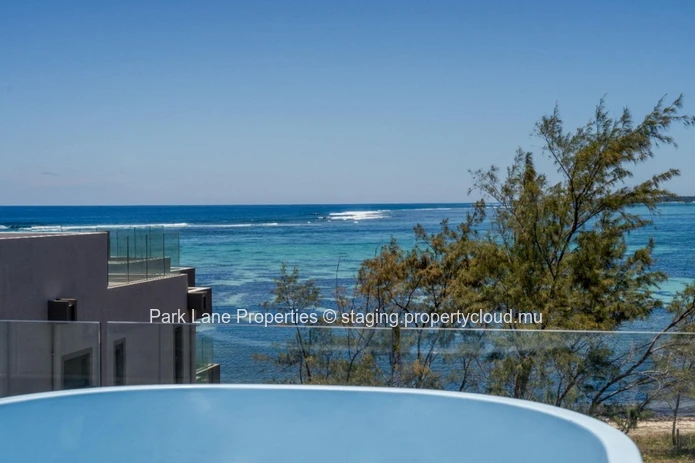 Luxury Coastal 3-Bedroom Penthouse Residence in Poste Lafayette
