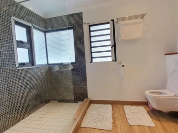 5 Bedroom Villa