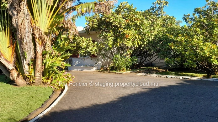 House for sale in Forest-Side- Single-Storey character house on a large 1397m2 plot.
