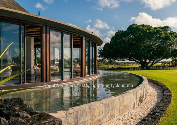 Exclusive 5-Bedroom Fairway Villa in Prime Position
