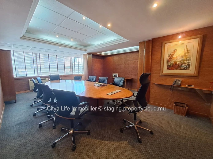 Office - 377 m²