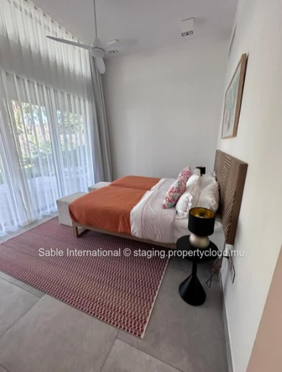 Villa à vendre Pereybere, 438m², 4 chambres, piscine privée, proche commodités. Climatisée, garage.
