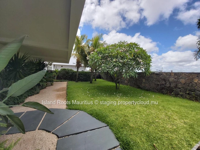 Luxury villa  located in a gated residence for sale !