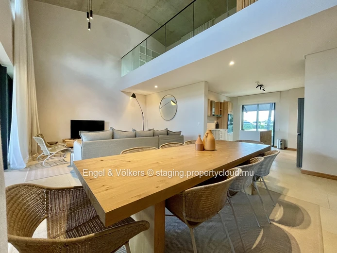 Private-Lift Penthouse with Mountain Views