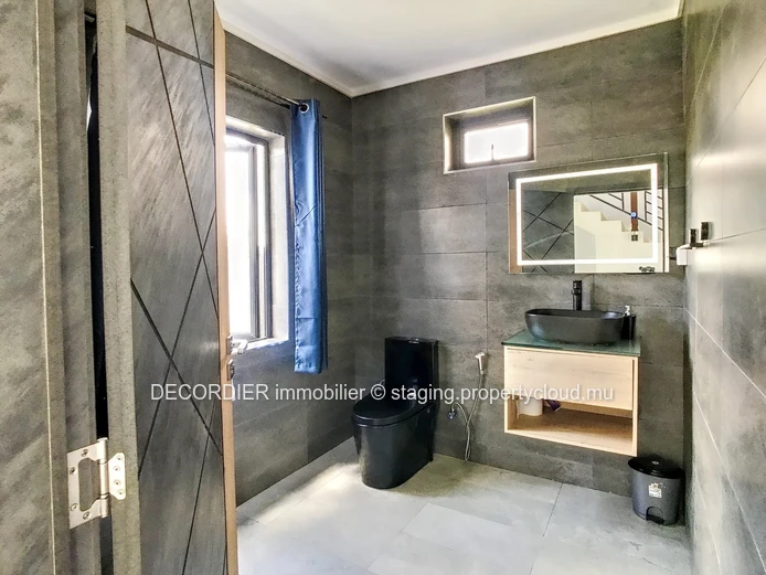 Large detached house with some finishing to be expected
