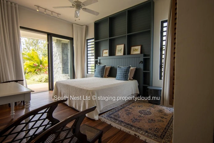 Modern triplex villa with 4 bedrooms