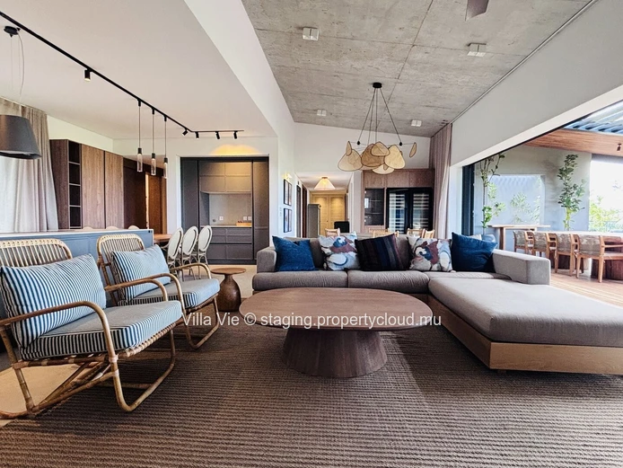 Belle Vue - Stunning 4-bedroom penthouse with a private swimming pool