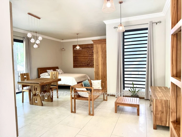 A Sanctuary of Serenity in the Heart of an Enchanting Domaine: An Elegant Haven Embracing Authentic Nature