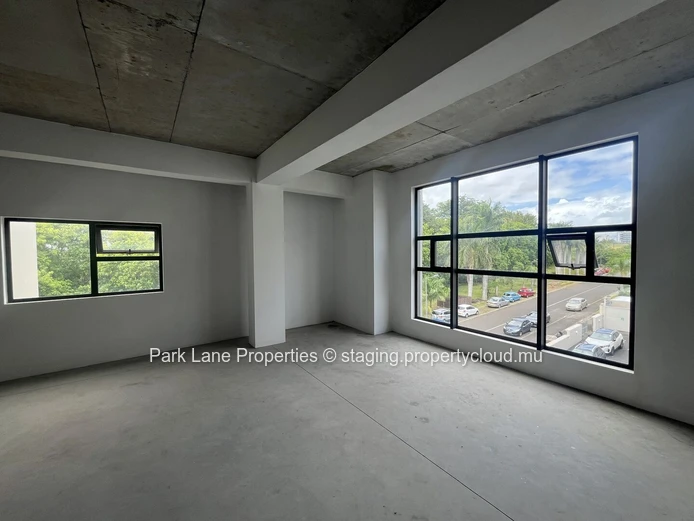 Espace bureau exclusive de 101.6 m2  avec installion de haut de gamme à Ebene