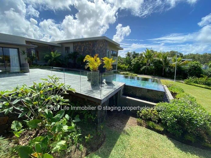 Villa IRS à vendre à Beau Champ, 492m² habitables sur 2.252m² de terrain, 4 chambres, piscine privée, proche des comm...
