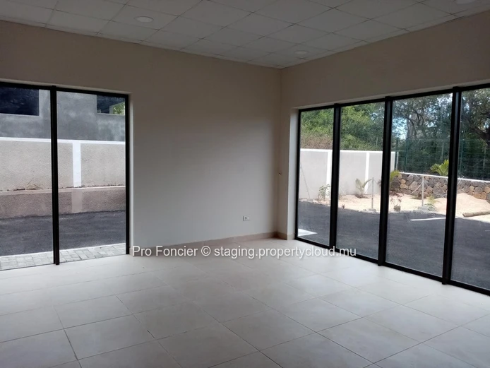 Offices for rent in Riviere Noire - Ideally situated! 