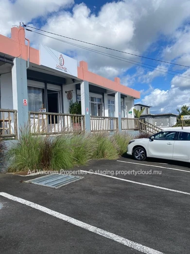 For Rent – Ideally Located Commercial Space in Roches Brunes