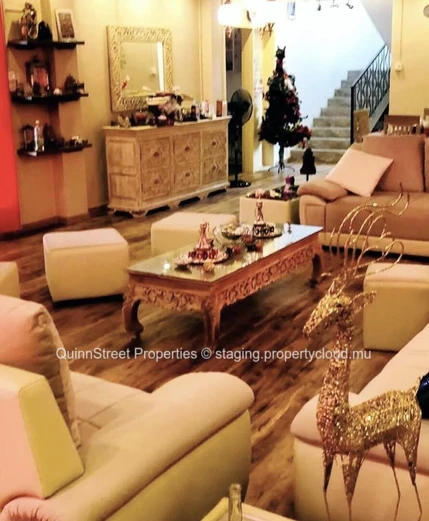 Villa Spacieuse Et Entierement Meublée À Louer