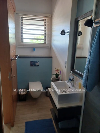 Luxurious 3-Bedroom Apartment in Royal Park, Balaclava