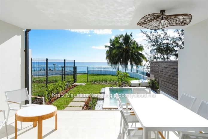 Beachfront Duplex with Panoramic Lagoon Views