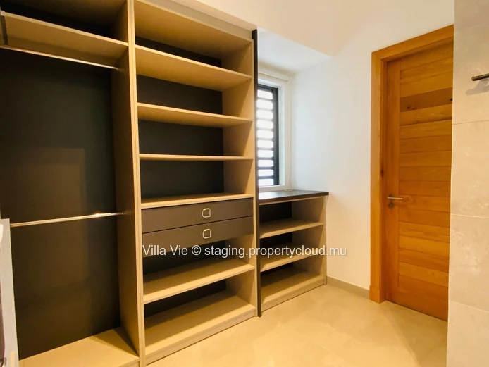 Péreybère - 3-bedroom luxury beachfront apartment (Sole Mandate)