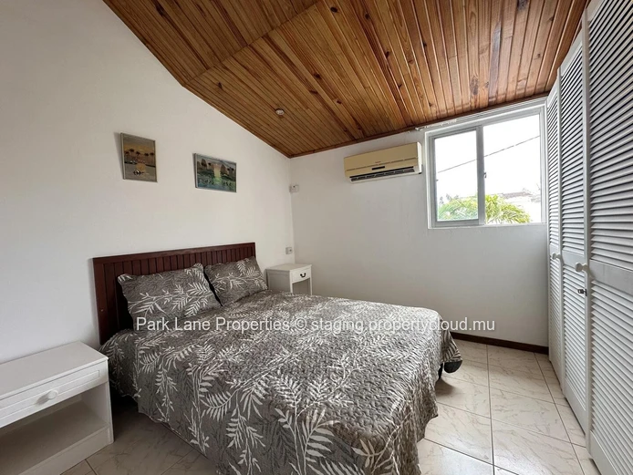 Live in the heart of Grand Bay, close to all commodities!