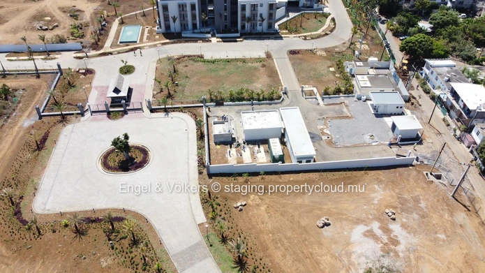 Luxury Living in the heart of golf and beach estate