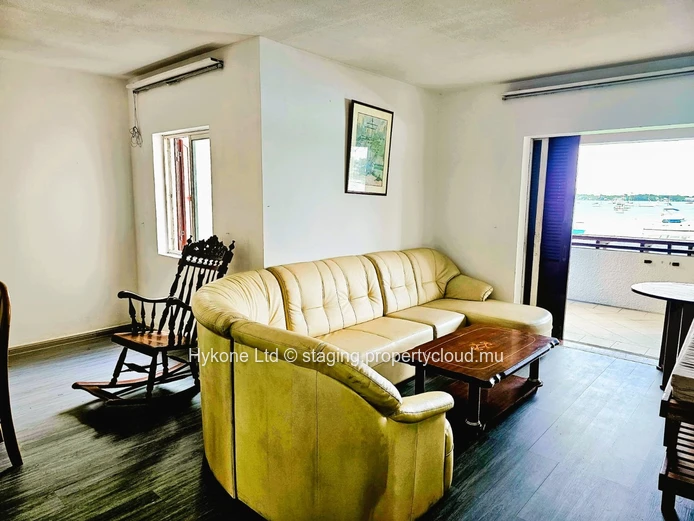 Appartement Pied Dans L'eau À Vendre À Grand Baie