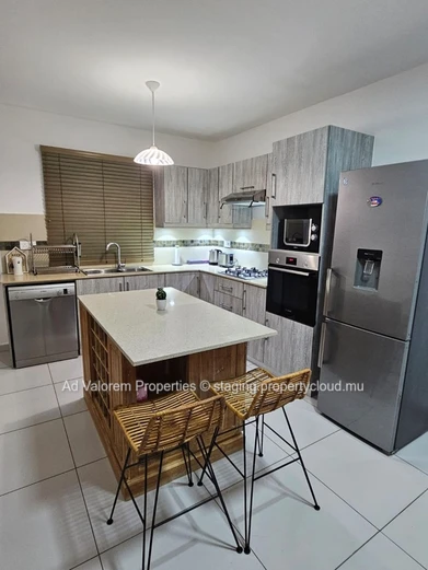 3-Bedroom Duplex for Rent – Flic en Flac