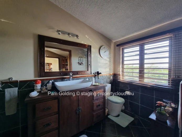 Here is a home that leaves the visitor in awe.  (Sole Mandate)