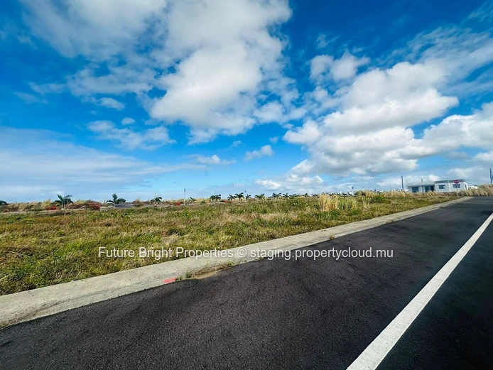 Located in the serene and picturesque Greenview Morcellement. 