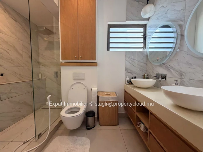 Elegant Penthouse with 3 Ensuite Bedrooms – For Sale in Péreybère