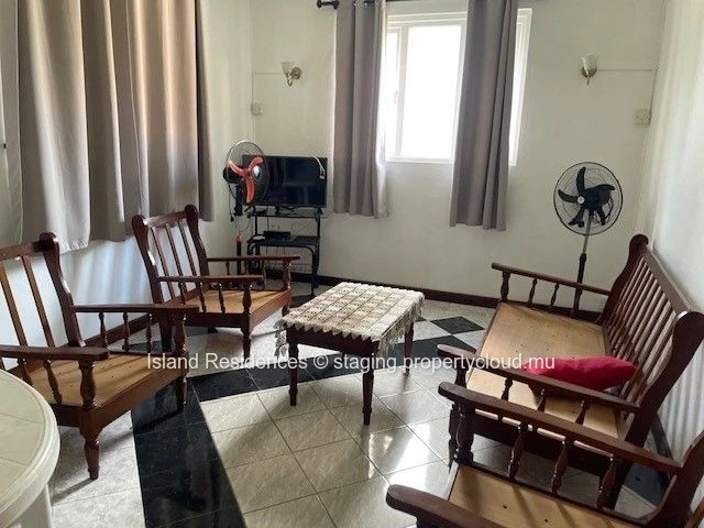 2 bedroom ground floor apartment in the center of Trou aux Biches