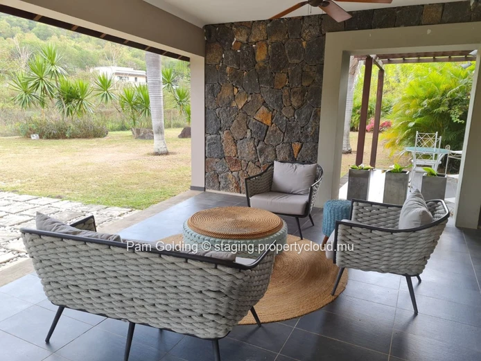  Tranquil 3-Bedroom Retreat with Mountain Views and Private Pool Near Black River Gorges