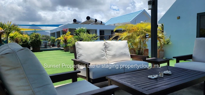 Unique Penthouse | 295m2 private rooftop | 75m from the beach