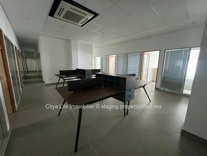 Modern Office Space for Rent in Prime Grand Baie Location - 300m² Semi-Furnished for Rs 230,000!