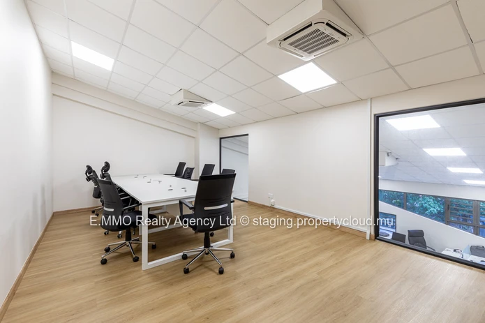 Bureau(x) à louer meublé à Floréal, 90m², parking, climatisé, buanderie, Rs 72 000. (Mandat exclusif)