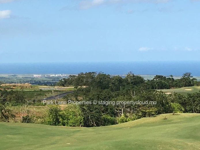 Terrain résidentiel dans le prestigieux Domaine d’Avalon – Cadre naturel d’exception