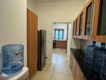 5 Bedroom Villa