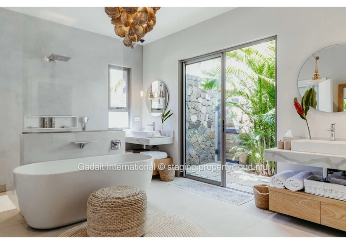 Luxury villa for short-term rental in Montagu – Lagoon view & private chef