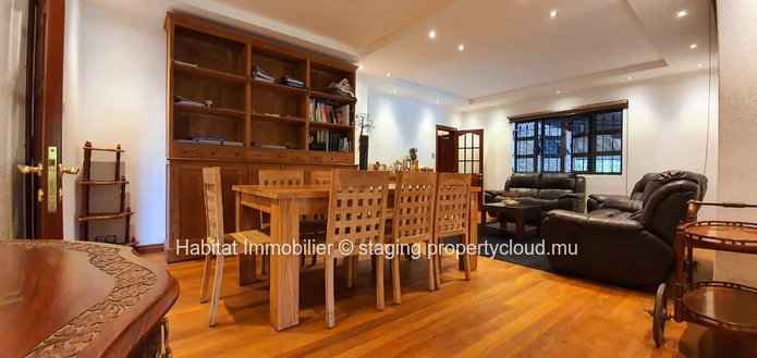 FOR SALE - Beautiful single storey villa of 475 m2 furnished and equipped with neat finishes on a land of 454 toises ...