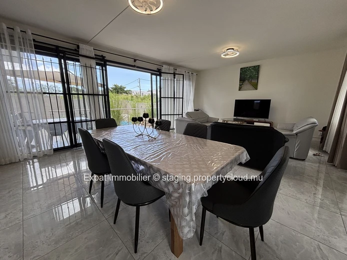 Villa Familiale Avec Piscine Sécurisée À Grand Baie – Environnement Calme