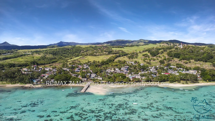 Avant-Garde Bioclimatic Villa with Ocean Views