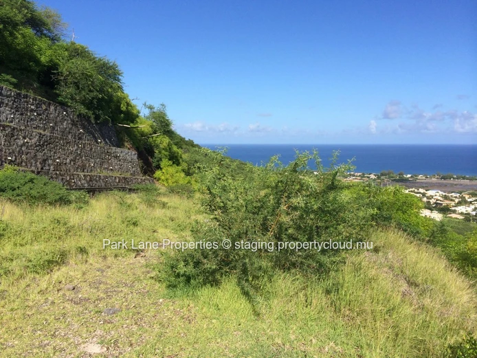 Terrain résidentiel de 95 perches avec vues magnifiques