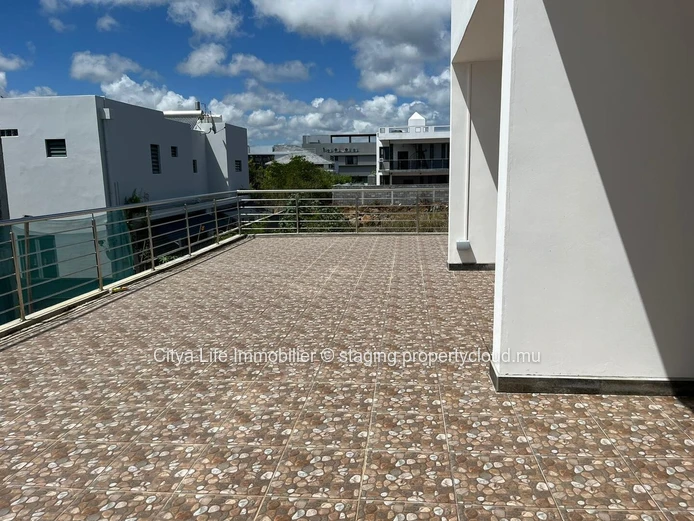 Stunning 3-Bedroom En-Suite Apartment – Close to Mon Choisy Beach