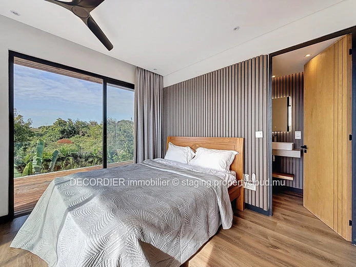 Stunning contemporary home in Calodyne, walking distance to the Sea