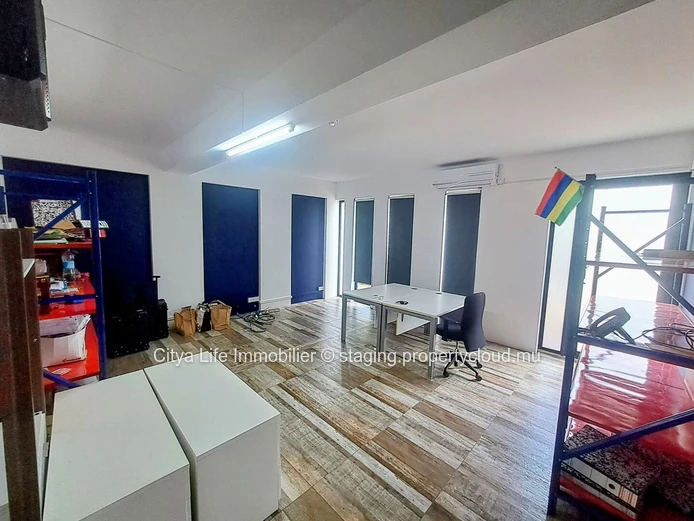 Office Space for Rent in Ebène with 31m² Prime Location
