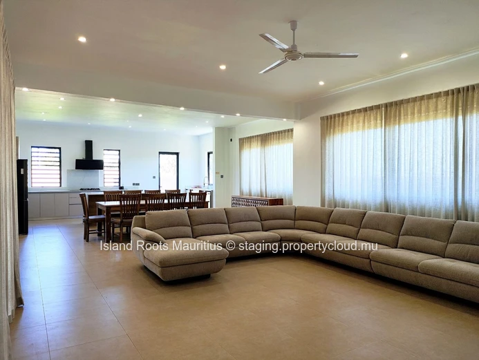Prestigious 4-Bedroom Villa for Rent – Péreybère