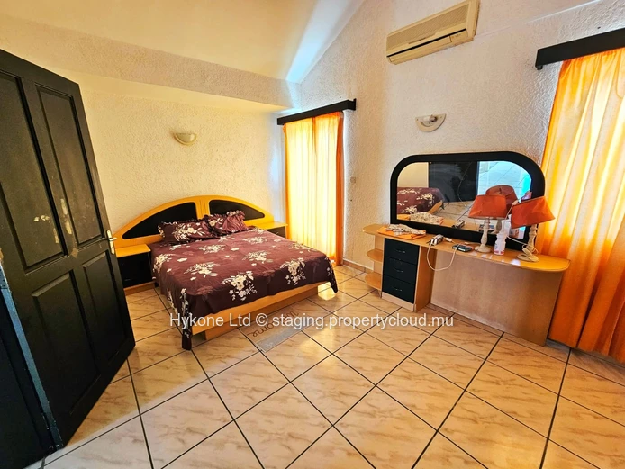 Triplex En Vente À Flic En Flac
