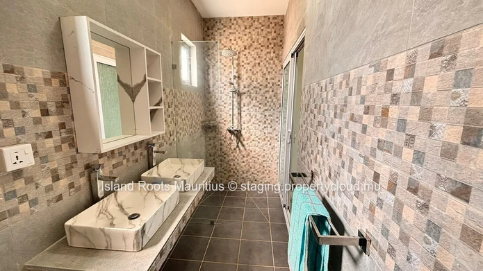 Contemporary villa for rent - Calodyne