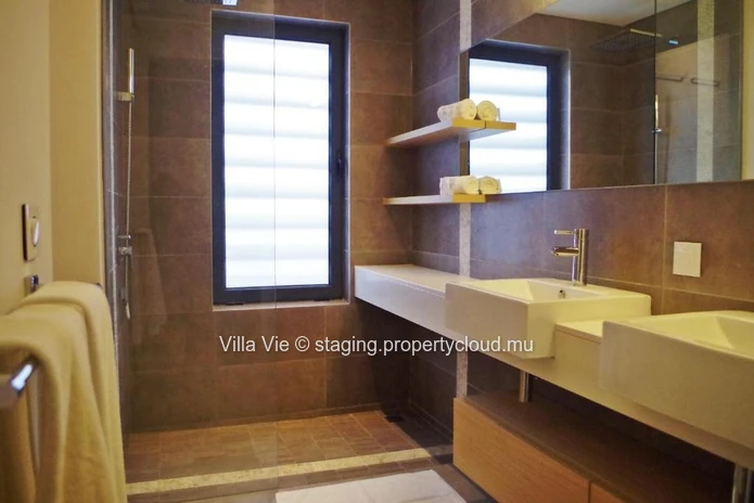 Mont Choisy- Appartement 2 ou 3 chambres avec vue sur la piscine