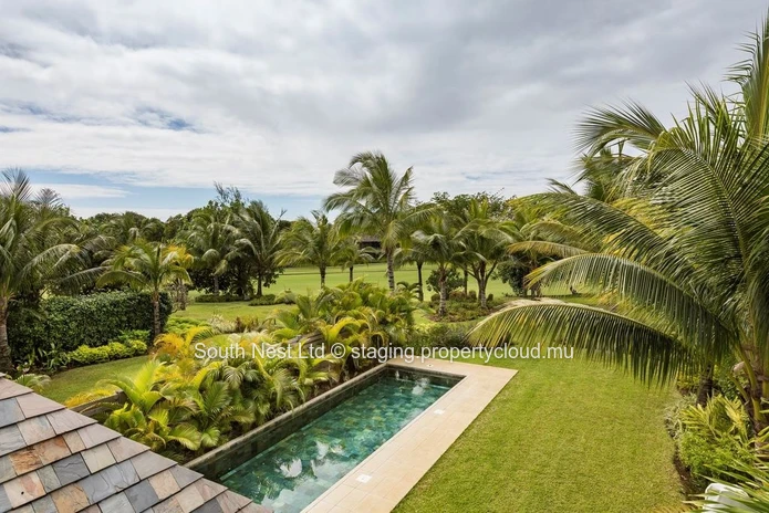 Beautiful 3-bed semi-detached villa situated on the edge of the 9th hole of the golf course