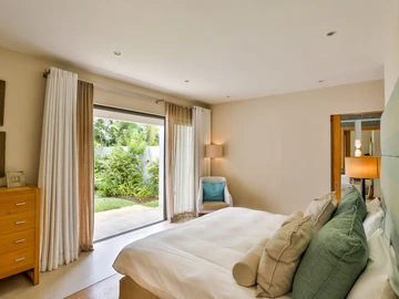 5 Bedroom Villa