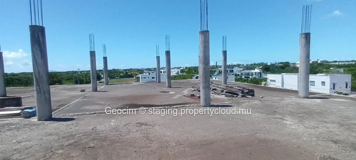 Grand Baie Chemin 20 pieds terrain commercial de 61 perches avec permis obtenu pour Immeuble R + 2 de 1525 m2. (Mandat exclusif)