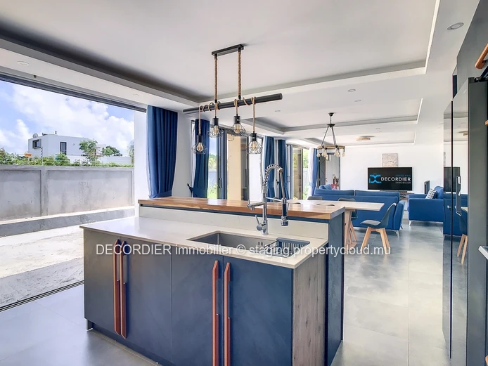 Large detached house with some finishing to be expected